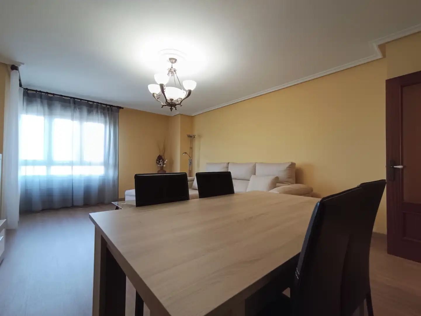 Esszimmer von Wohnung zur Miete in Gijón  mit Heizung, Abstellraum und Möbliert