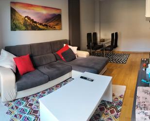 Living room of Apartment for sale in Pontevedra Capital   with Heating, Parquet flooring and Storage room