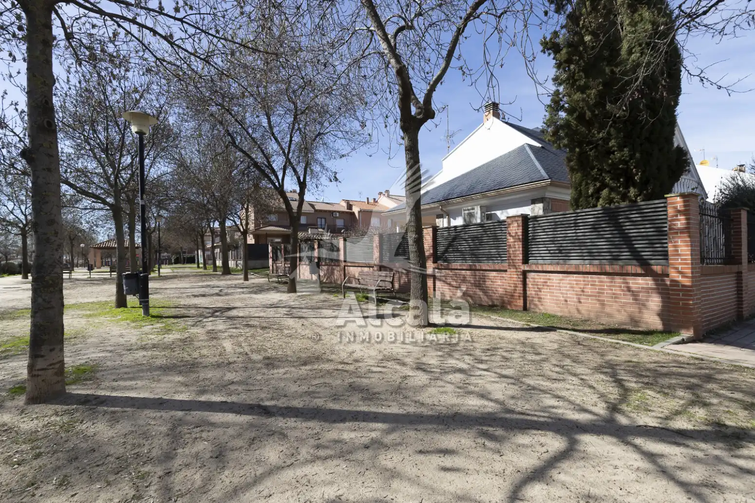 Vista exterior de Terreny en venda en Azuqueca de Henares