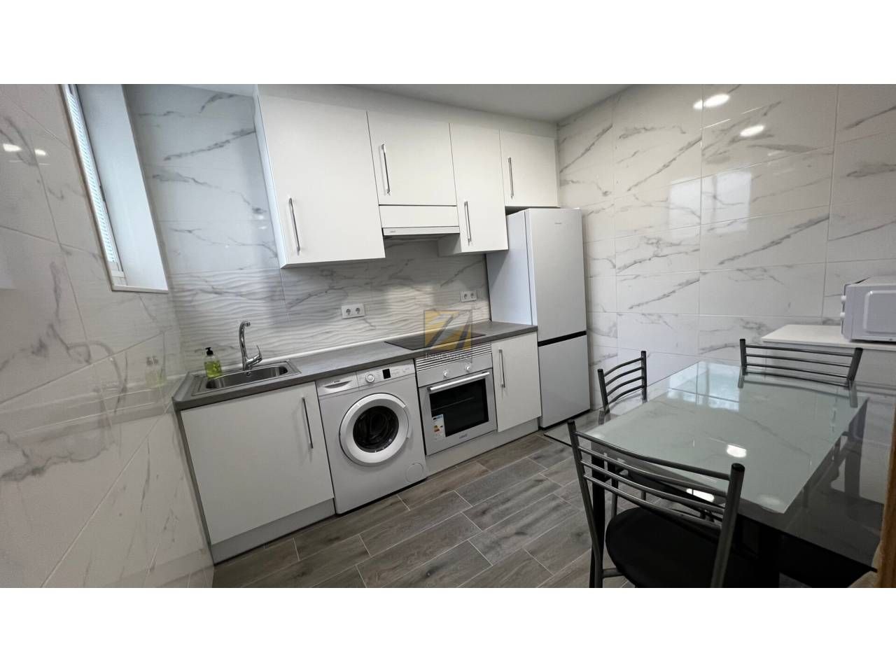 Kitchen of Flat for sale in Oviedo   with Storage room