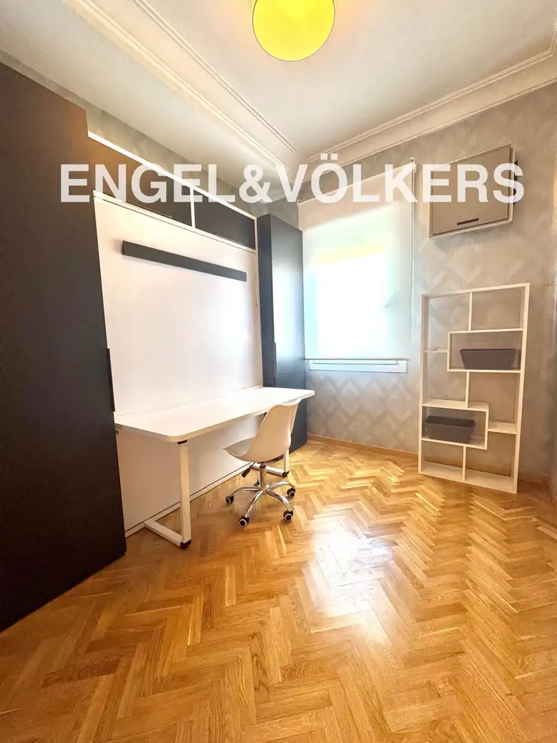 Schlafzimmer von Wohnung zur Miete in Madrid mit Klimaanlage, Heizung und Parkett