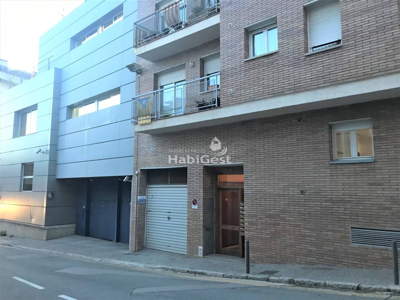 Vista exterior de Garatge de lloguer en Girona Capital