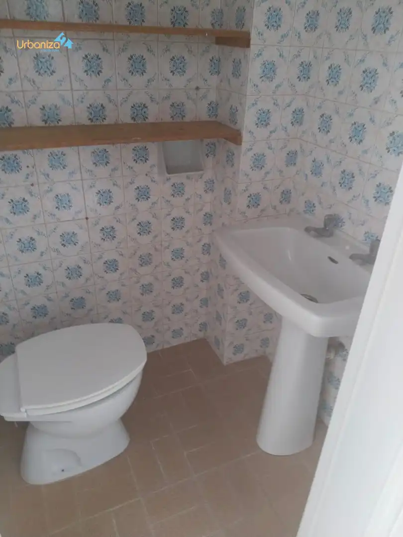 Bany de Pis de lloguer en Badajoz amb Balcó