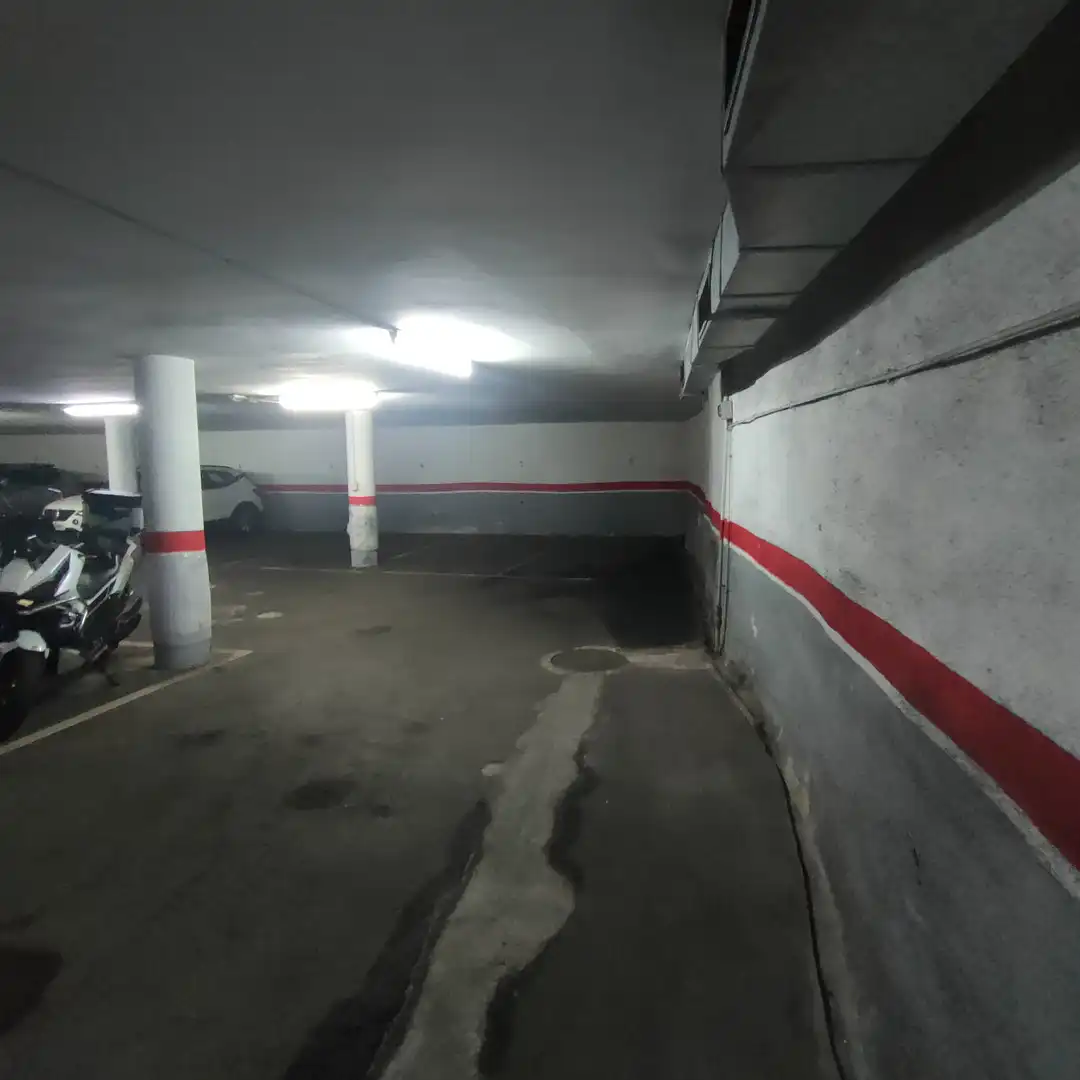 Einzelparkplatz mit Aufzug zum Verkauf in Carrer de Gorina
