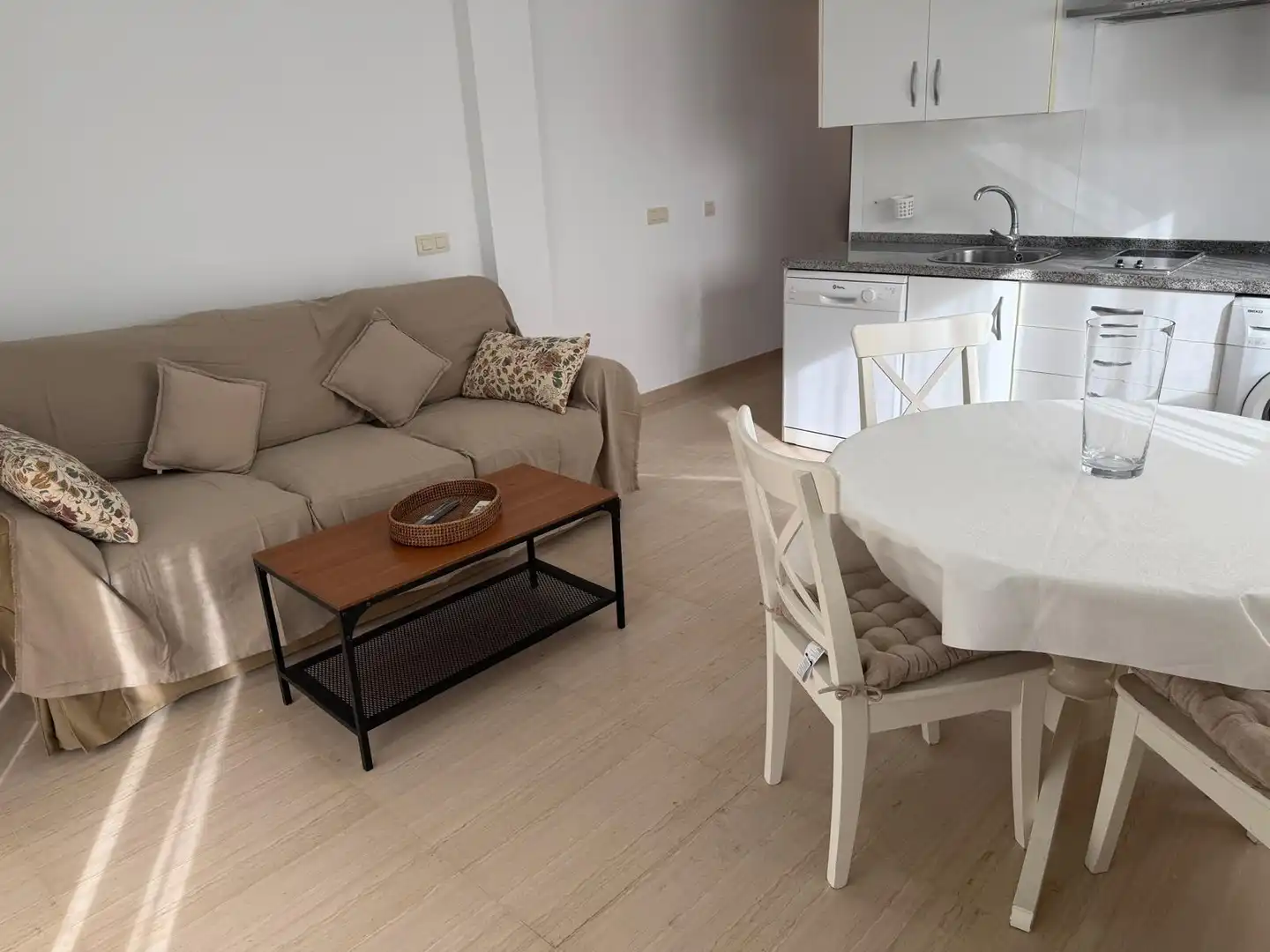 Sala de estar de Apartamento de alquiler en Fuengirola con Aire acondicionado, Calefacción y Terraza