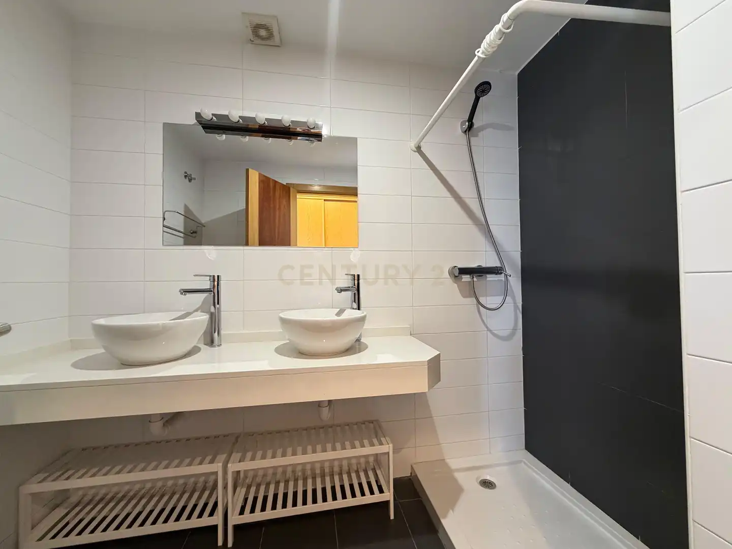 Bany de Apartament de lloguer en Mijas amb Aire condicionat, Jardí privat i Traster