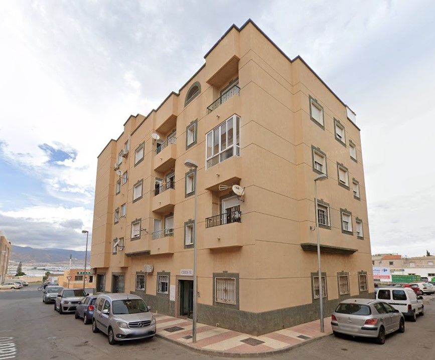 Vista exterior de Piso en venta en  Almería Capital