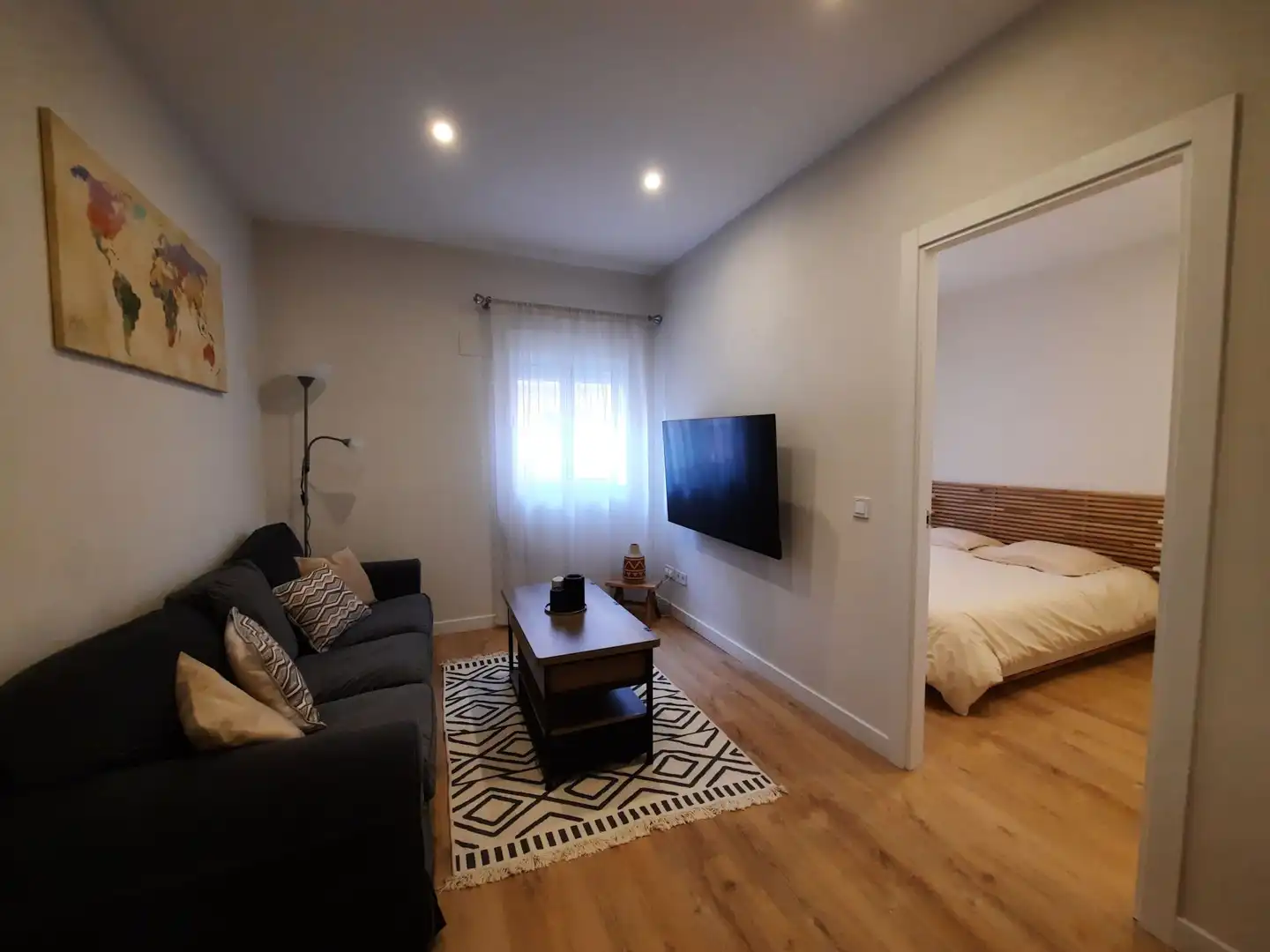 Living room of Flat for sale in  Madrid Capital  with Furnished