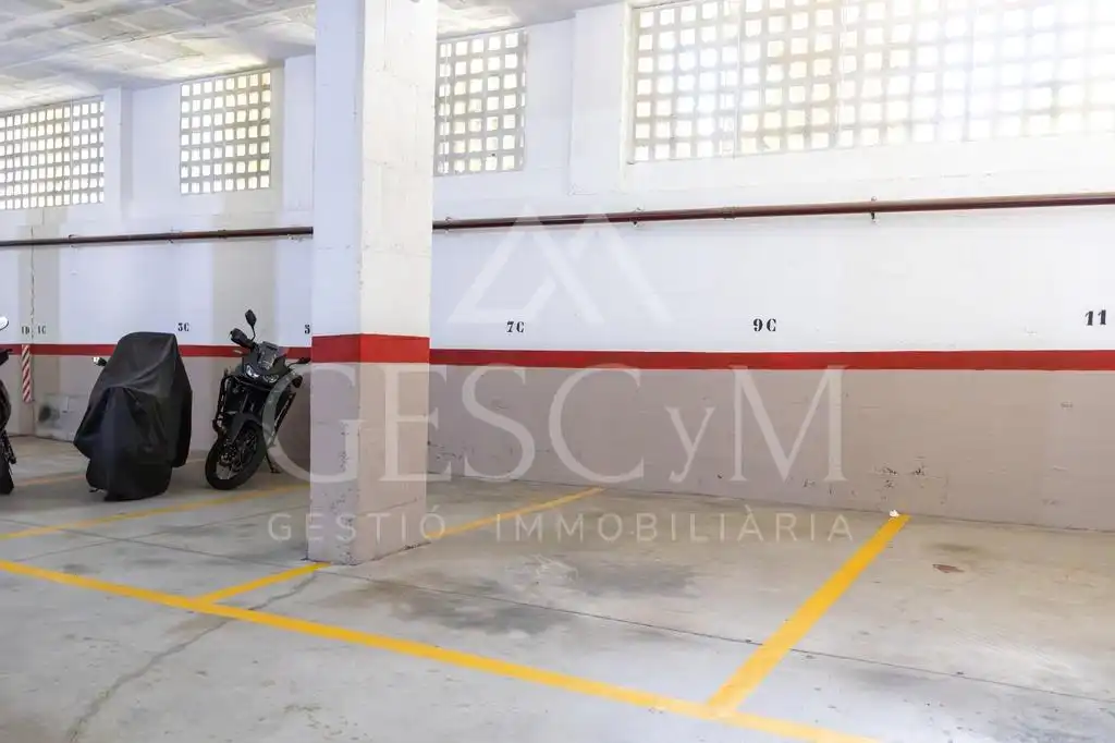 Parking de Piso en venta en Sant Joan Despí con Parquet, Terraza y Balcón