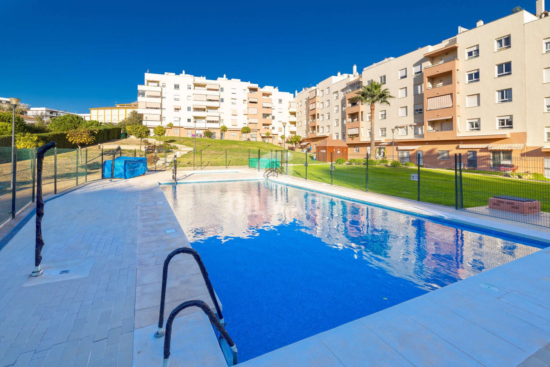 Swimming pool of Flat for sale in Estepona  with Heating, Swimming Pool and Balcony