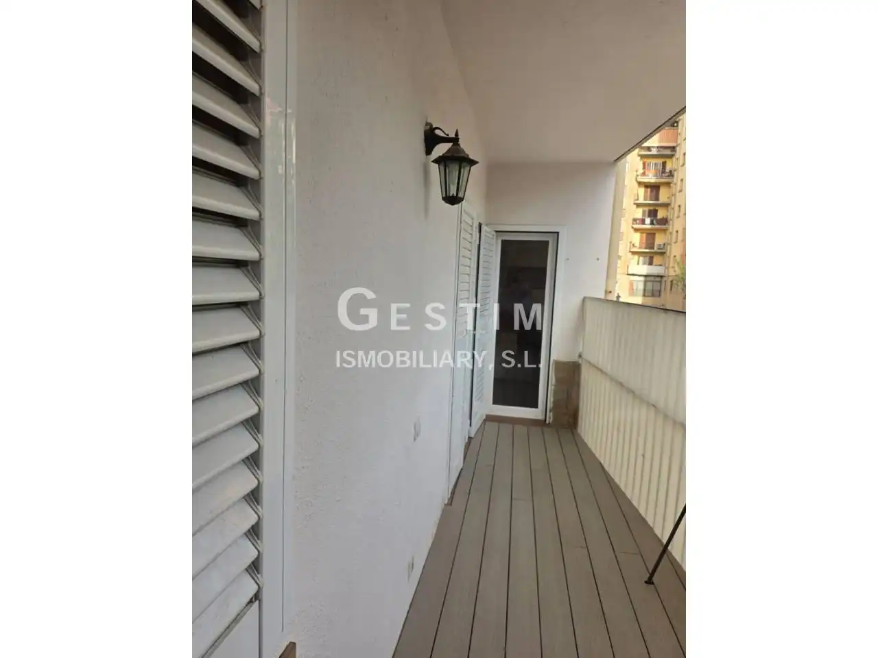Terraza de Piso en venta en Vic con Calefacción, Trastero y Balcón