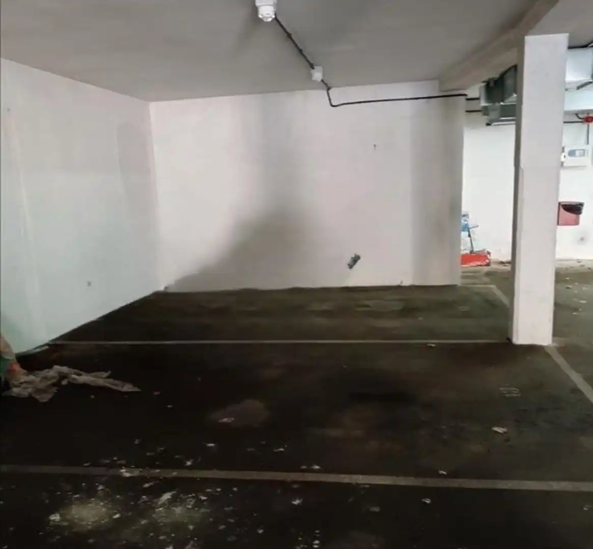 Garaje en venta en Somió