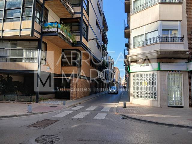Local comercial en Alquiler en Centro