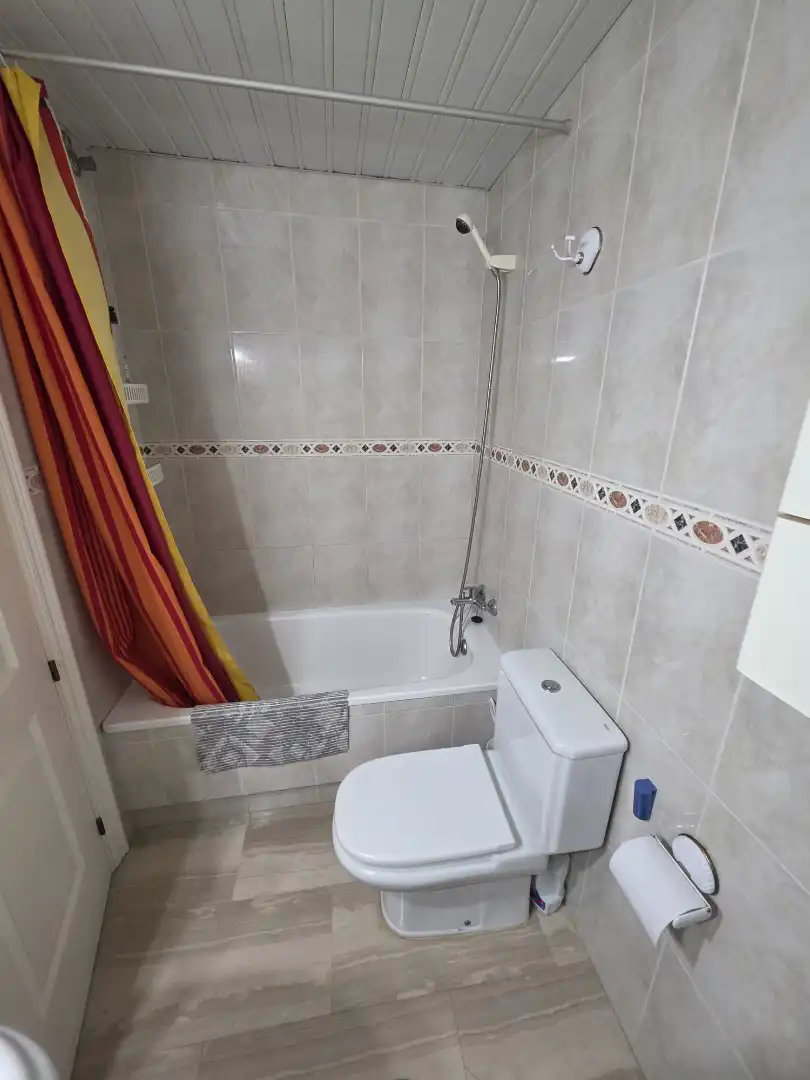 Bathroom of Apartments for rent in Fuengirola  with Air Conditioner, Terrace and Furnished