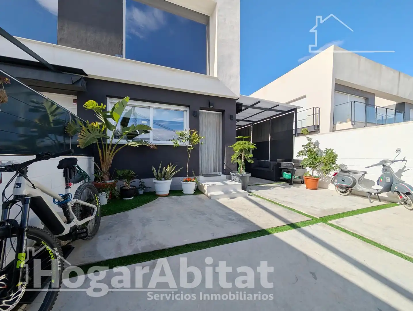 Vista exterior de Casa adosada en venta en Santa Pola con Aire acondicionado, Calefacción y Terraza