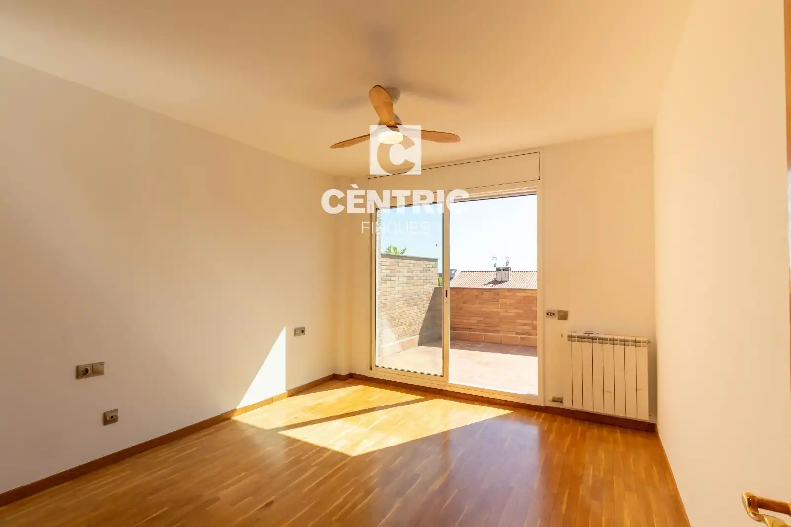 Dormitori de Casa o xalet en venda en Castellar del Vallès amb Aire condicionat, Calefacció i Terrassa