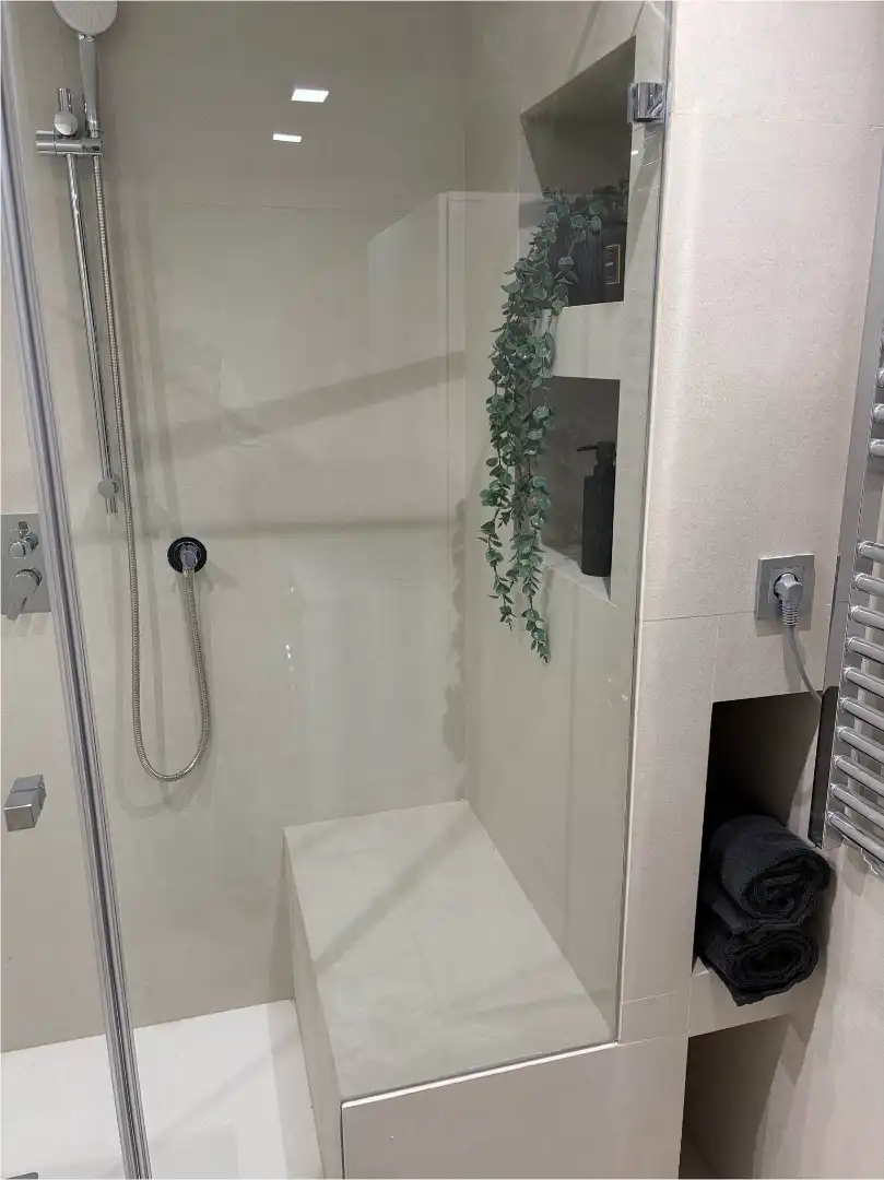 Badezimmer von Wohnungen zum Verkauf in Madrid mit Klimaanlage, Heizung und Ofen