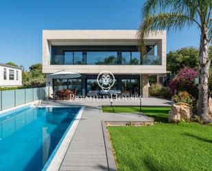 Terrassa de Casa o xalet en venda en Vilanova i la Geltrú amb Aire condicionat, Jardí privat i Terrassa
