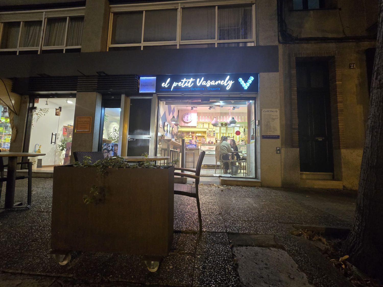 Local de alquiler en Eixample Nord