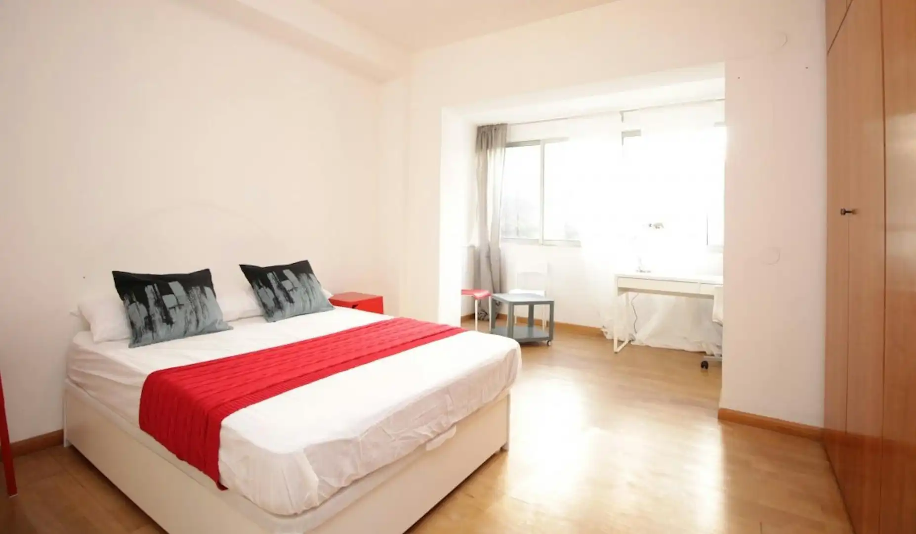 Schlafzimmer von Wohnung zur untervermieten in Barcelona mit Möbliert und Waschmaschine