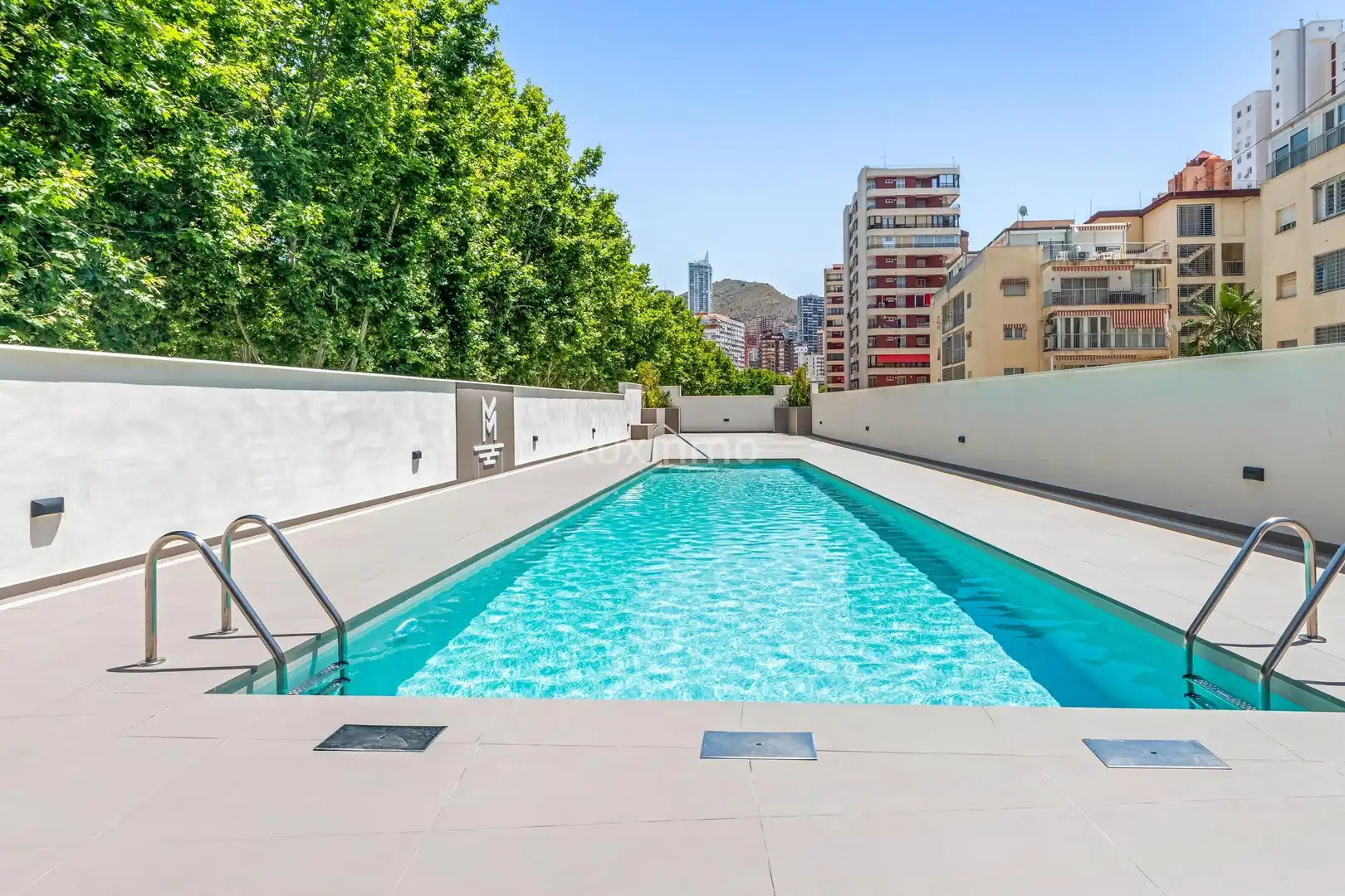 Swimming pool of Flat for sale in Benidorm  with Air Conditioner, Heating and Private garden