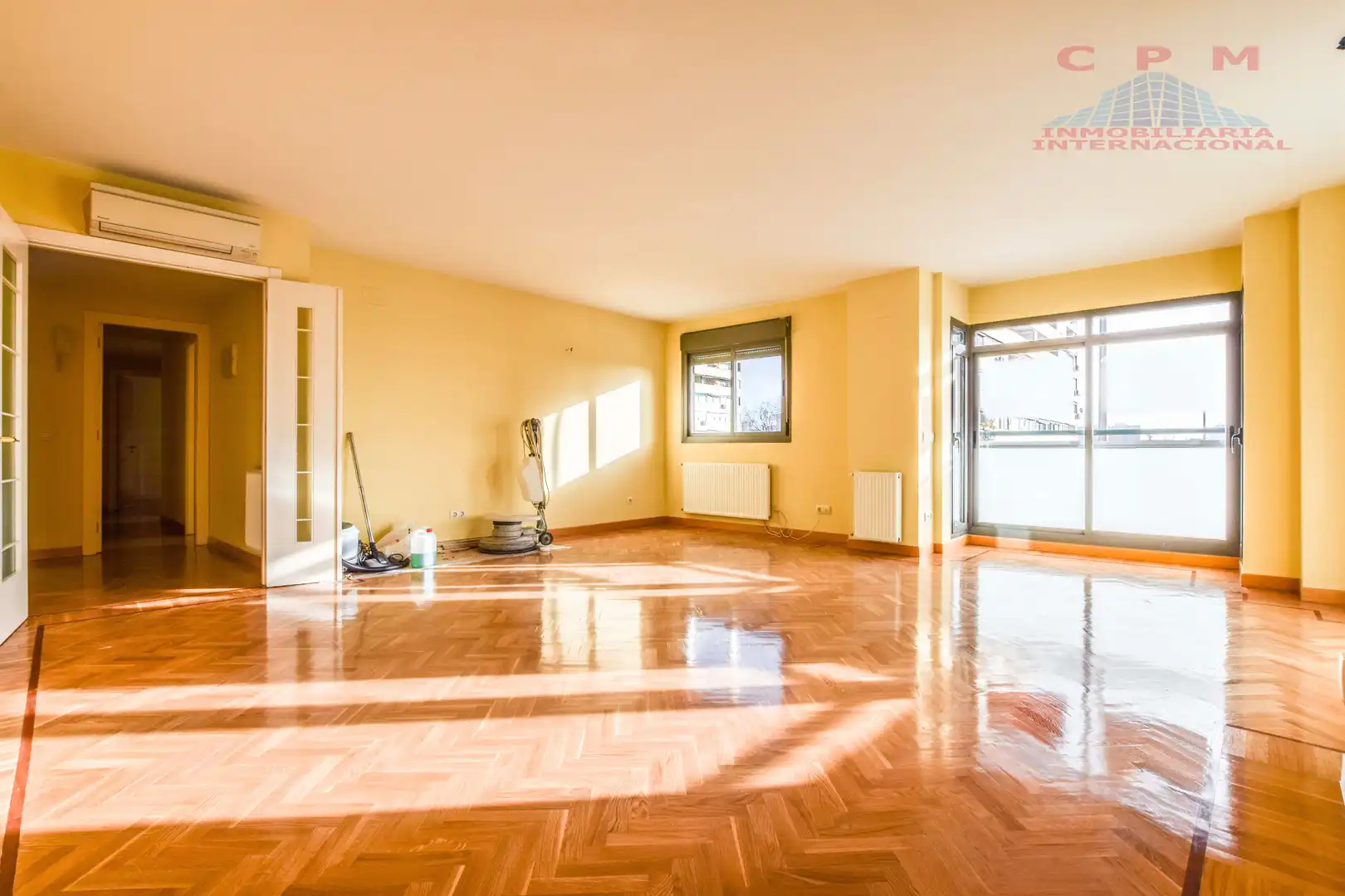 Living room of Flat for rent to own in Madrid  with Air Conditioner, Heating and Oven