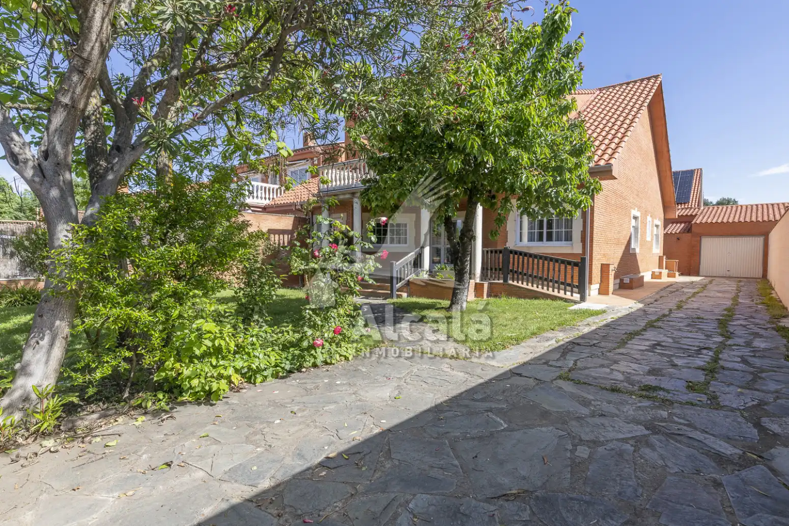 Jardín de Casa adosada en venta en Villalbilla con Aire acondicionado, Calefacción y Parquet