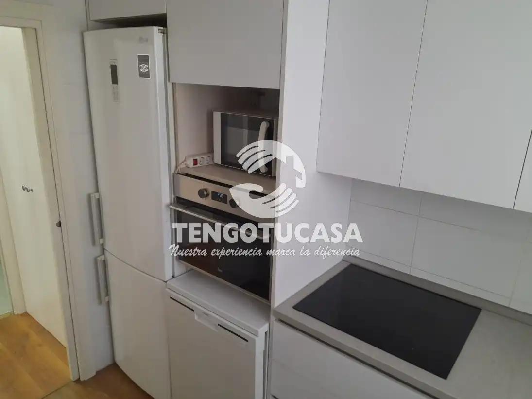 Cuina de Pis de lloguer en Madrid amb Calefacció i Moblat
