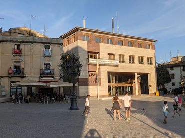Business premises to rent in Carrer Duke Ellington 8