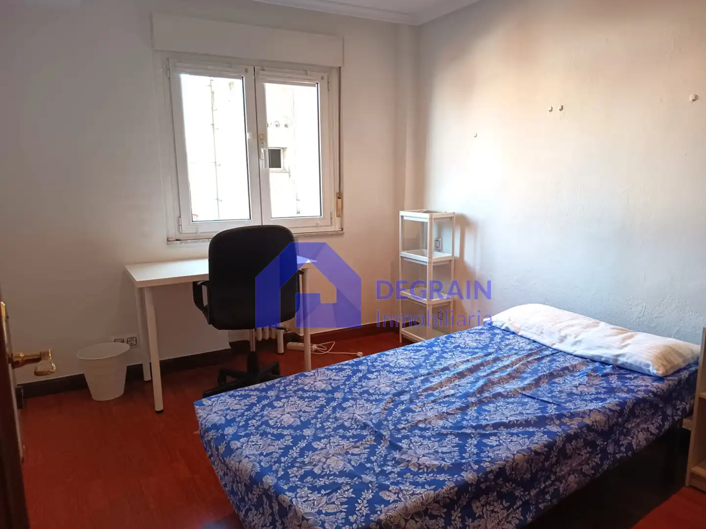 Habitación de Piso en venta en Oviedo  con Calefacción y Trastero