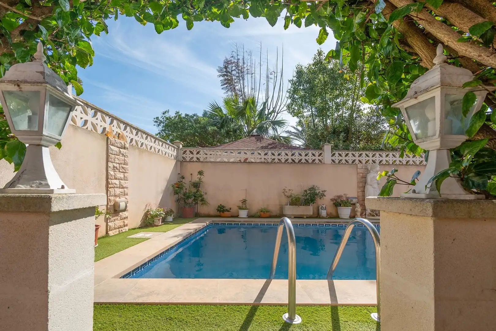 Swimming pool of Houses for sale in Calvià  with Air Conditioner, Heating and Private garden