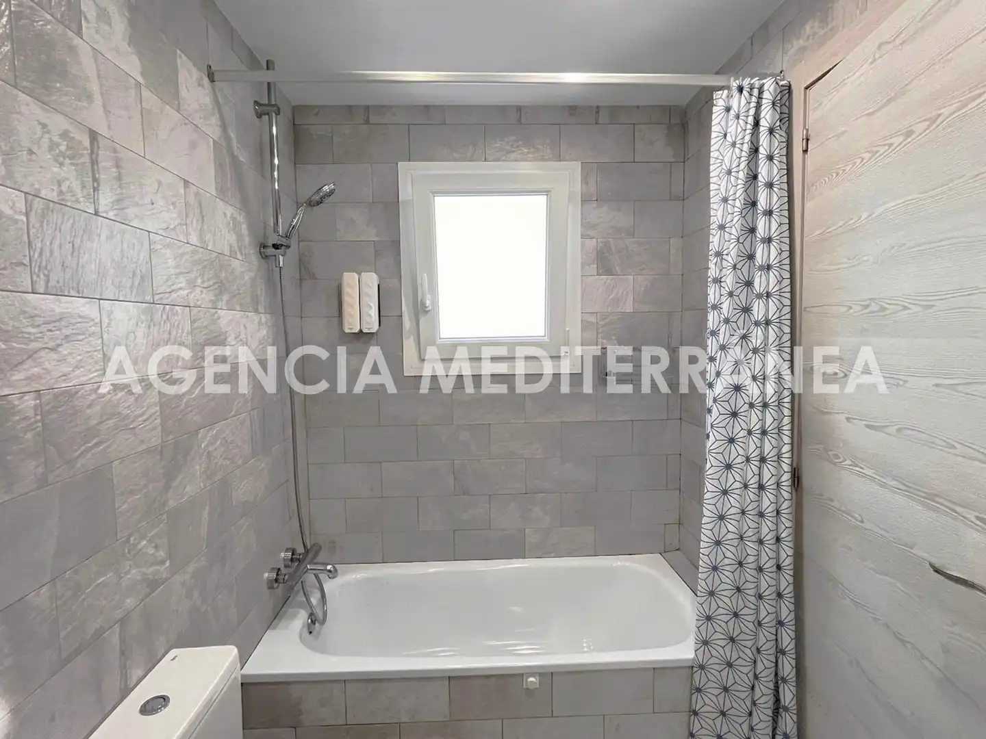 Bathroom of Flat for sale in Dénia  with Air Conditioner, Heating and Terrace