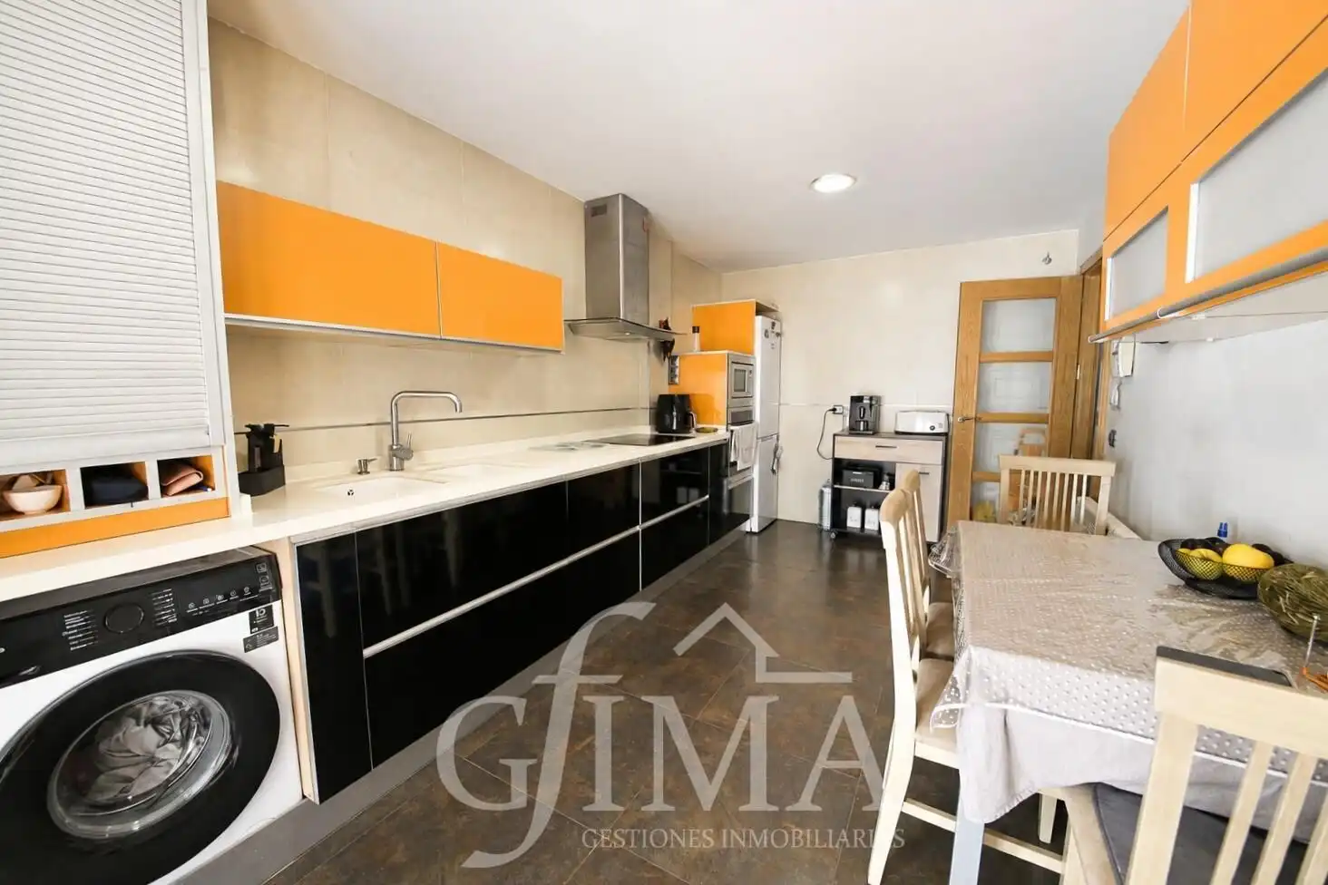 Cocina de Casa adosada en venta en Tomelloso con Calefacción y Amueblado