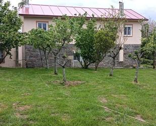 Vista exterior de Casa o xalet en venda en Monfero amb Calefacció, Jardí privat i Traster