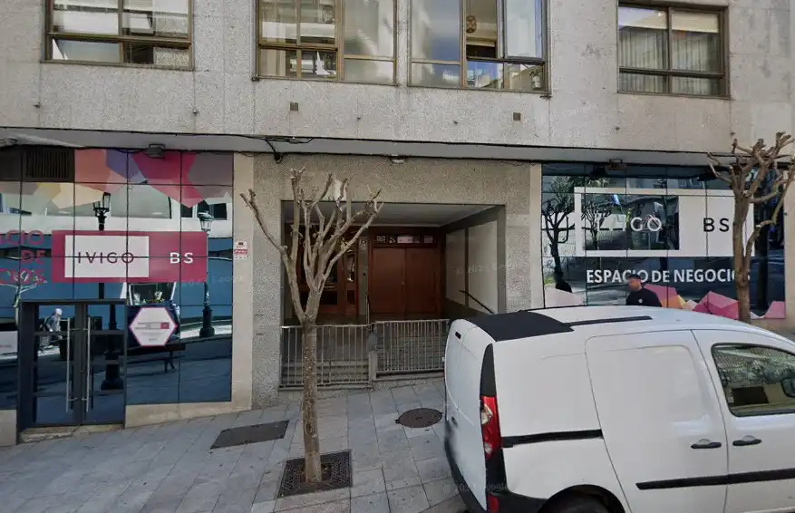 Vista exterior de Edificio en venta en Vigo 