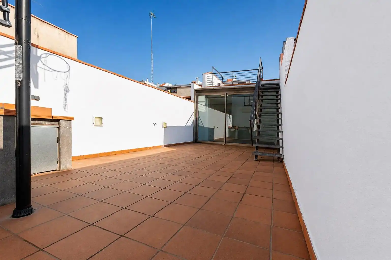 House with terrace for sale in Centre - Sant Oleguer, imagen 2