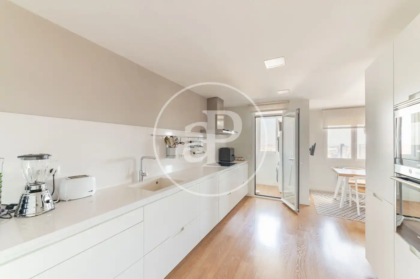 Cocina de Ático en venta en Madrid con Aire acondicionado, Calefacción y Jardín privado