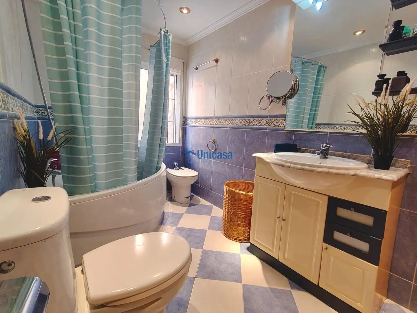 Baño de Piso en venta en Málaga con Aire acondicionado
