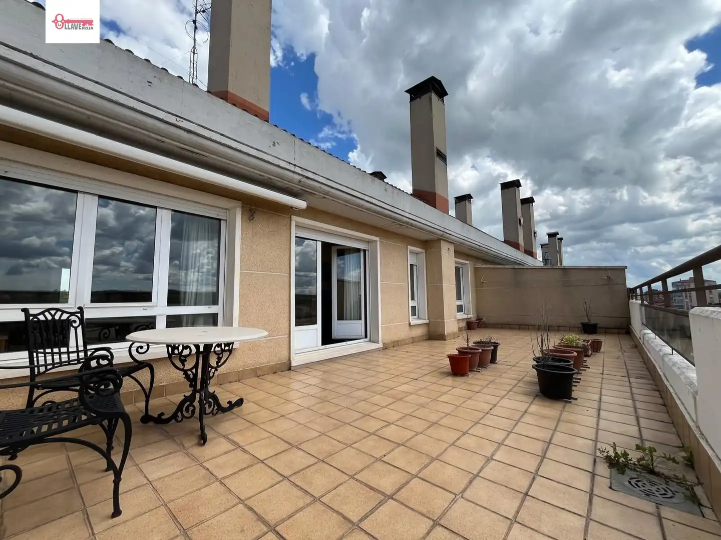 Terraza de Ático en venta en Burgos con Calefacción, Parquet y Terraza