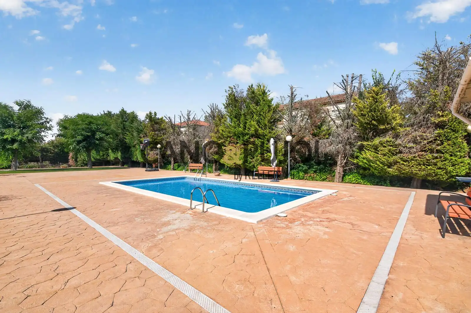 Piscina de Ático en venta en Rubí con Aire acondicionado, Calefacción y Jardín privado