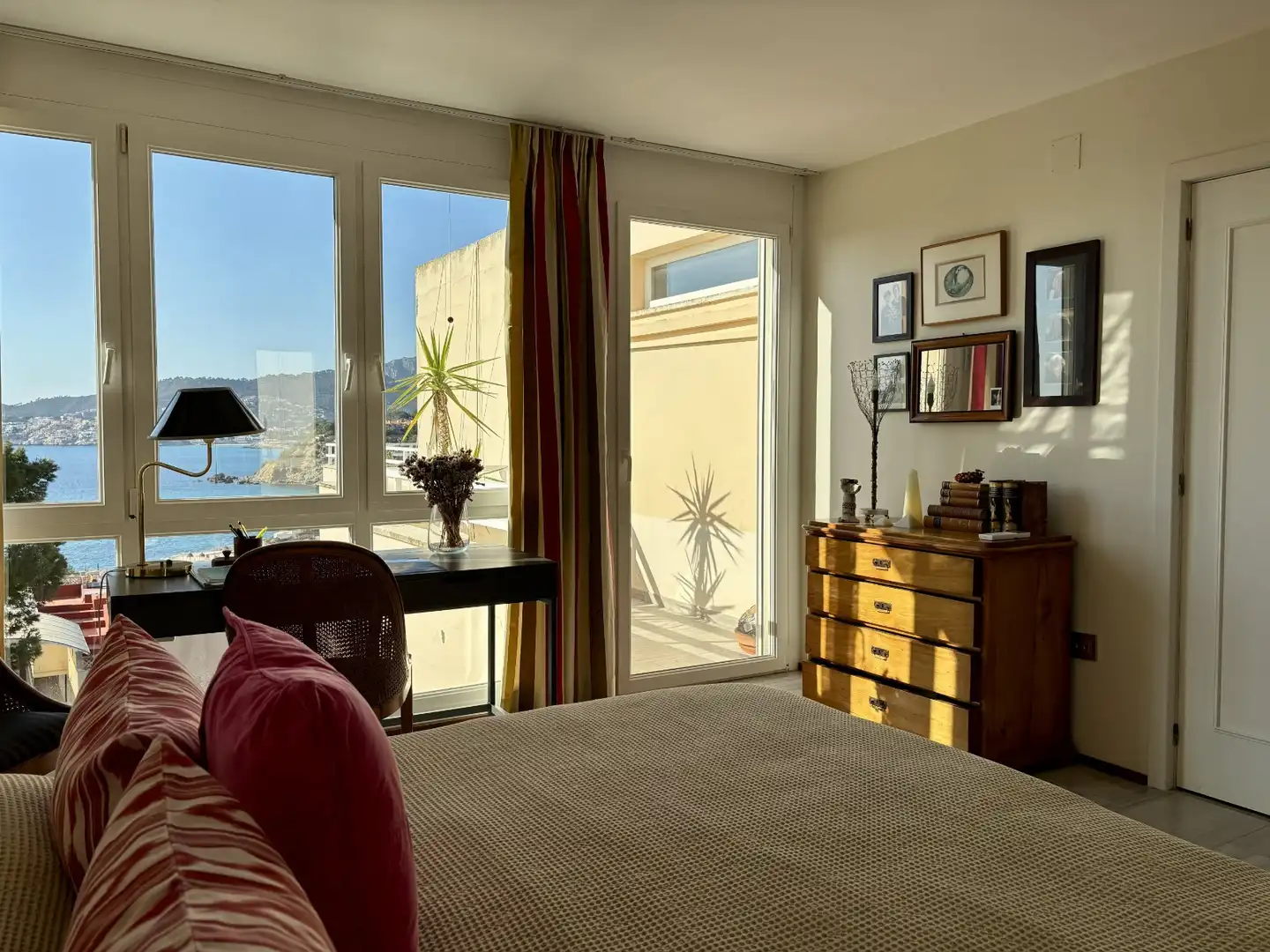 Schlafzimmer von Dachboden zum Verkauf in Calvià mit Klimaanlage, Heizung und Terrasse
