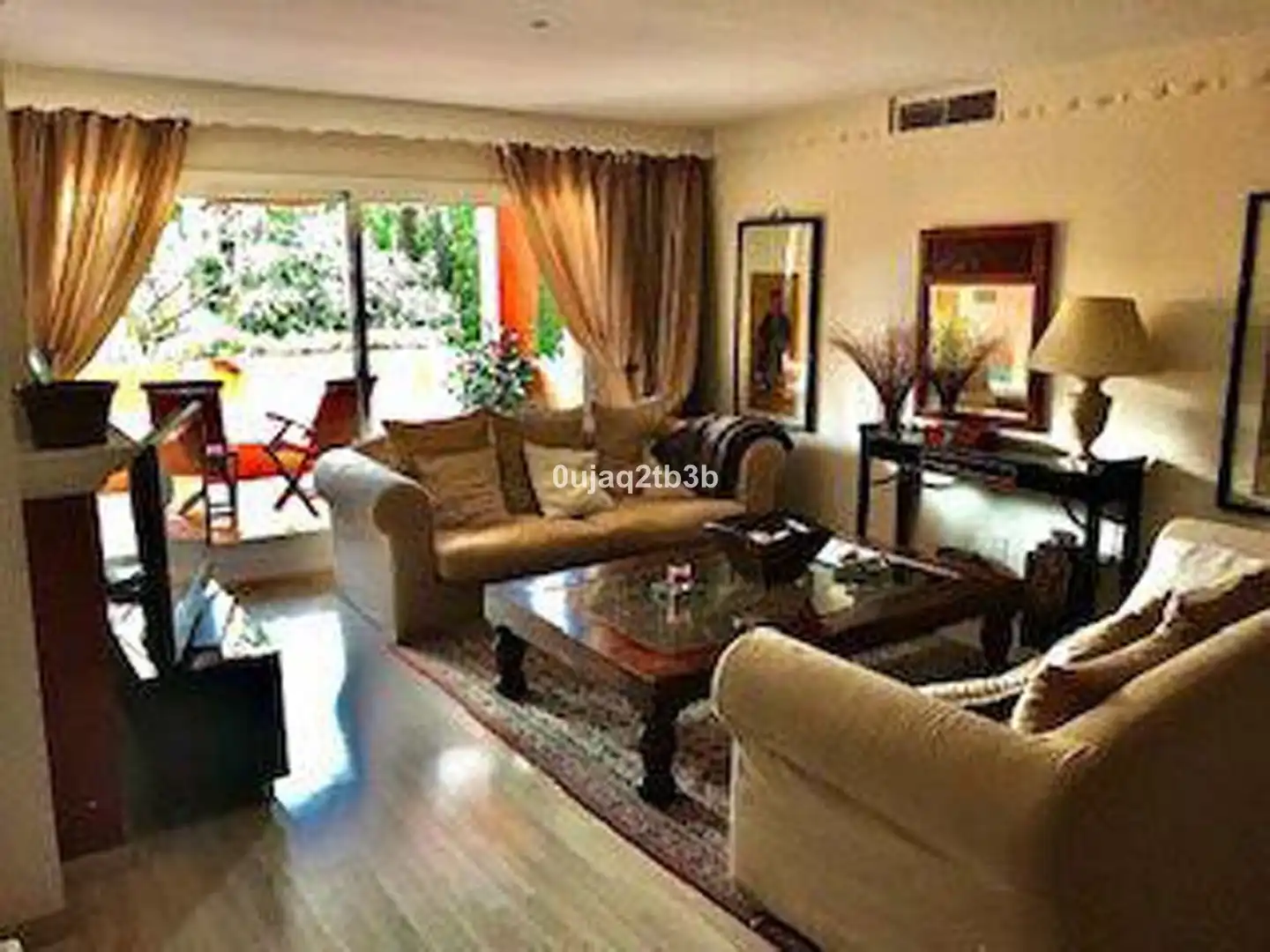 Living room of Flat for sale in Estepona  with Air Conditioner, Terrace and Storage room