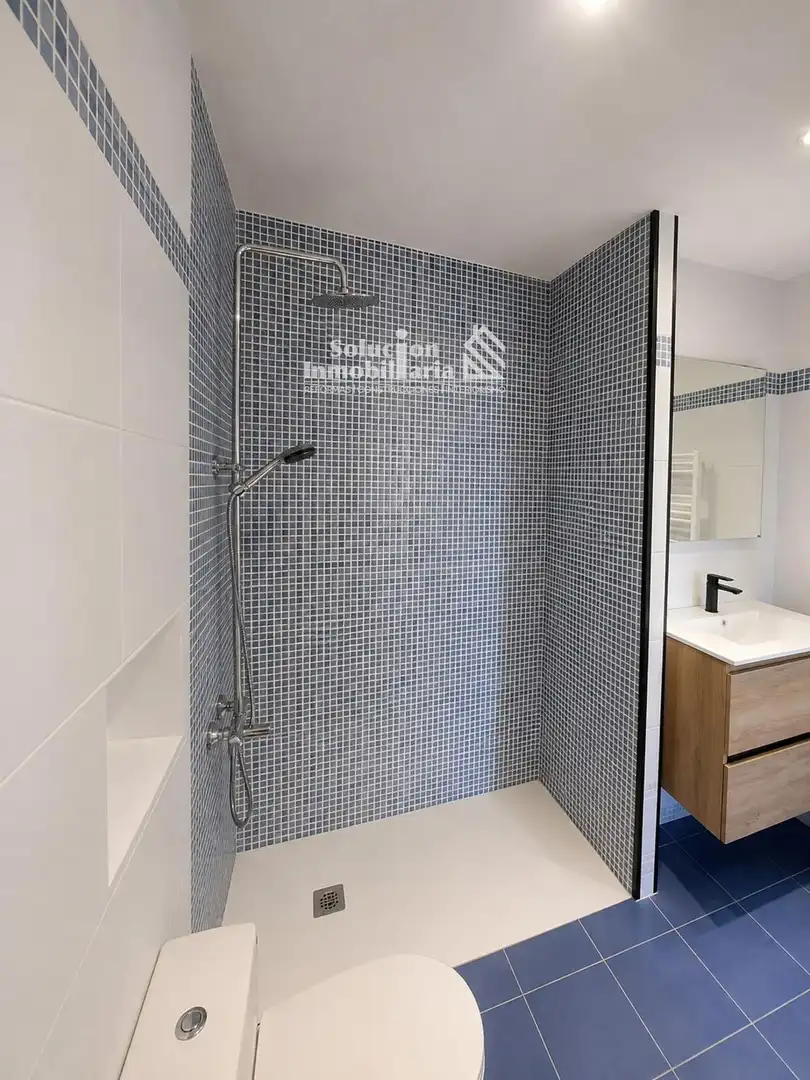 Baño de Ático de alquiler en Salamanca con Calefacción, Terraza y Amueblado