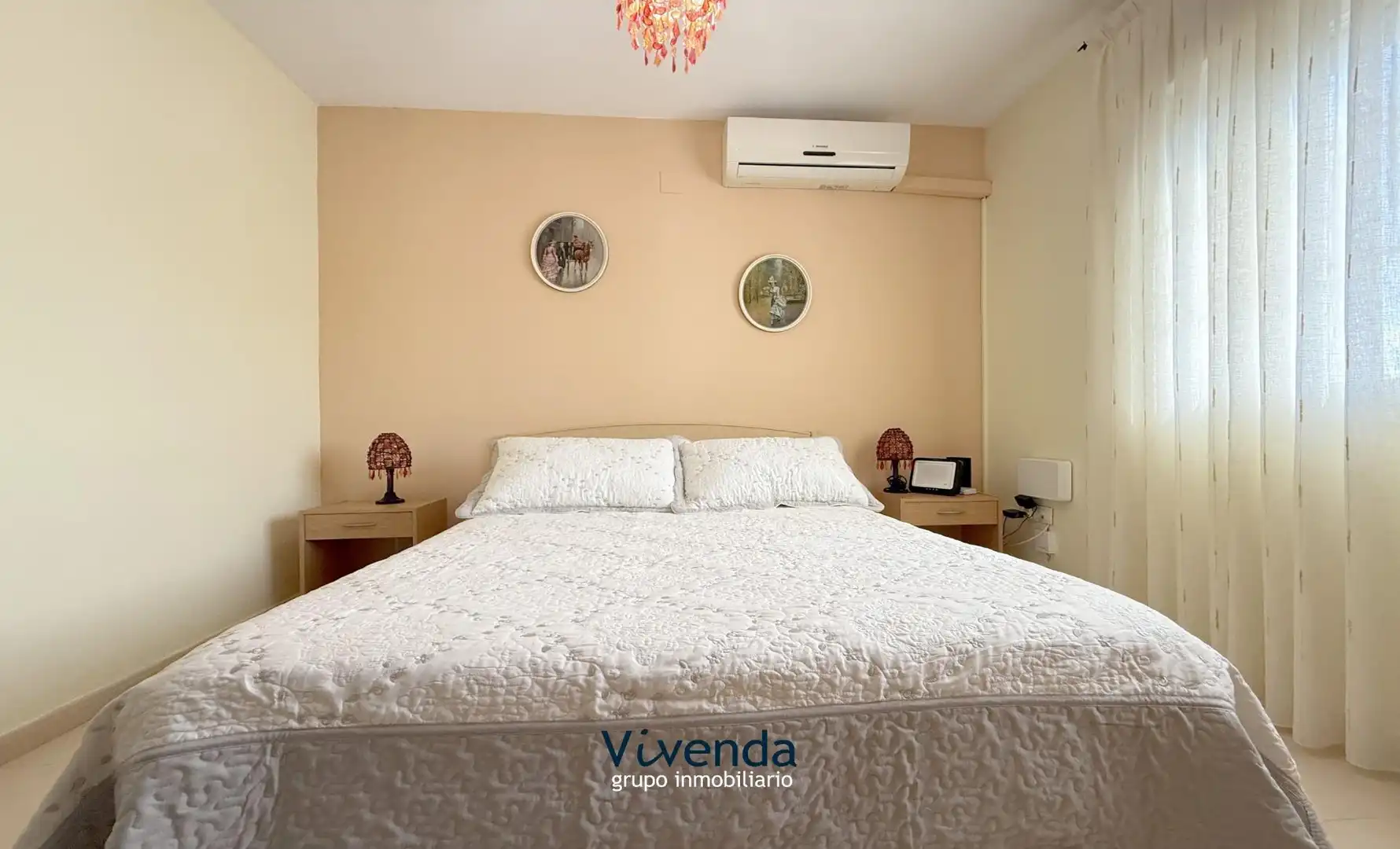 Habitación de Casa adosada en venta en Cedillo del Condado con Calefacción, Terraza y Trastero