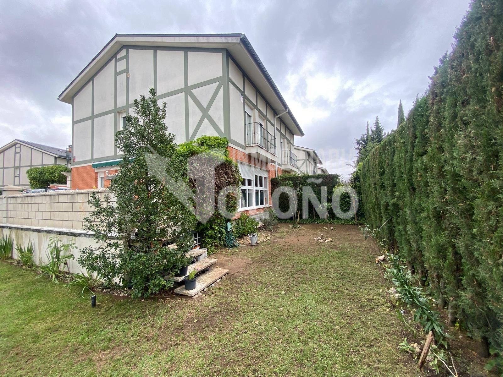 Casa o chalet en venta en Haro con Calefacción, Jardín privado y Parquet