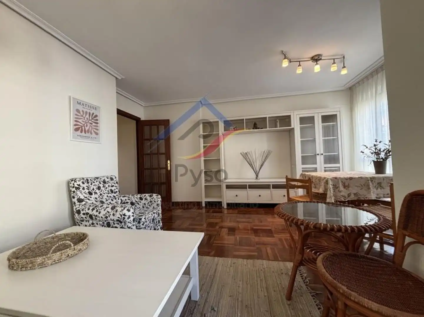 Sala d'estar de Pis de lloguer en Santander amb Calefacció, Rentadora i Balcó