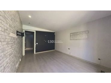 Piso con balcón en venta en Calle Paloma