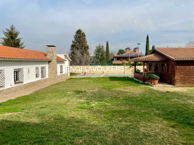 Casa-chalet en Venta en Valdemarín