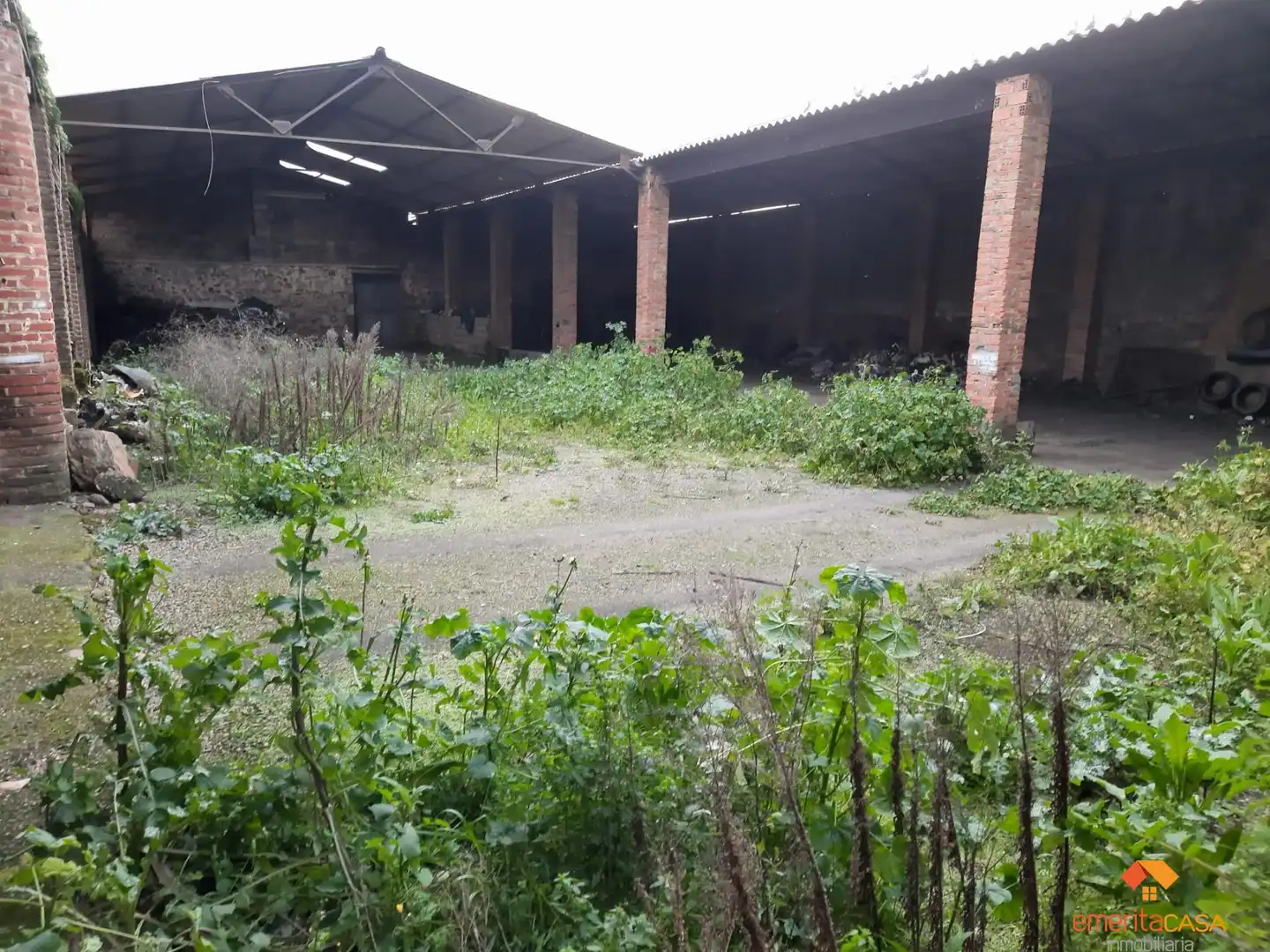Nau industrial en venda a Castuera
