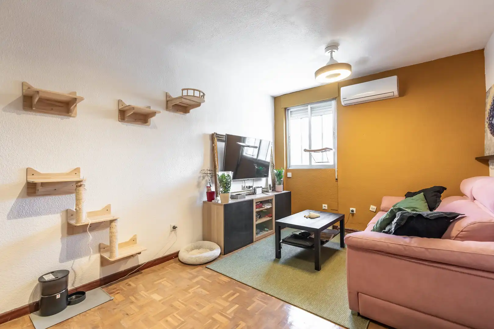 Living room of Flat for sale in Madrid  with Heating